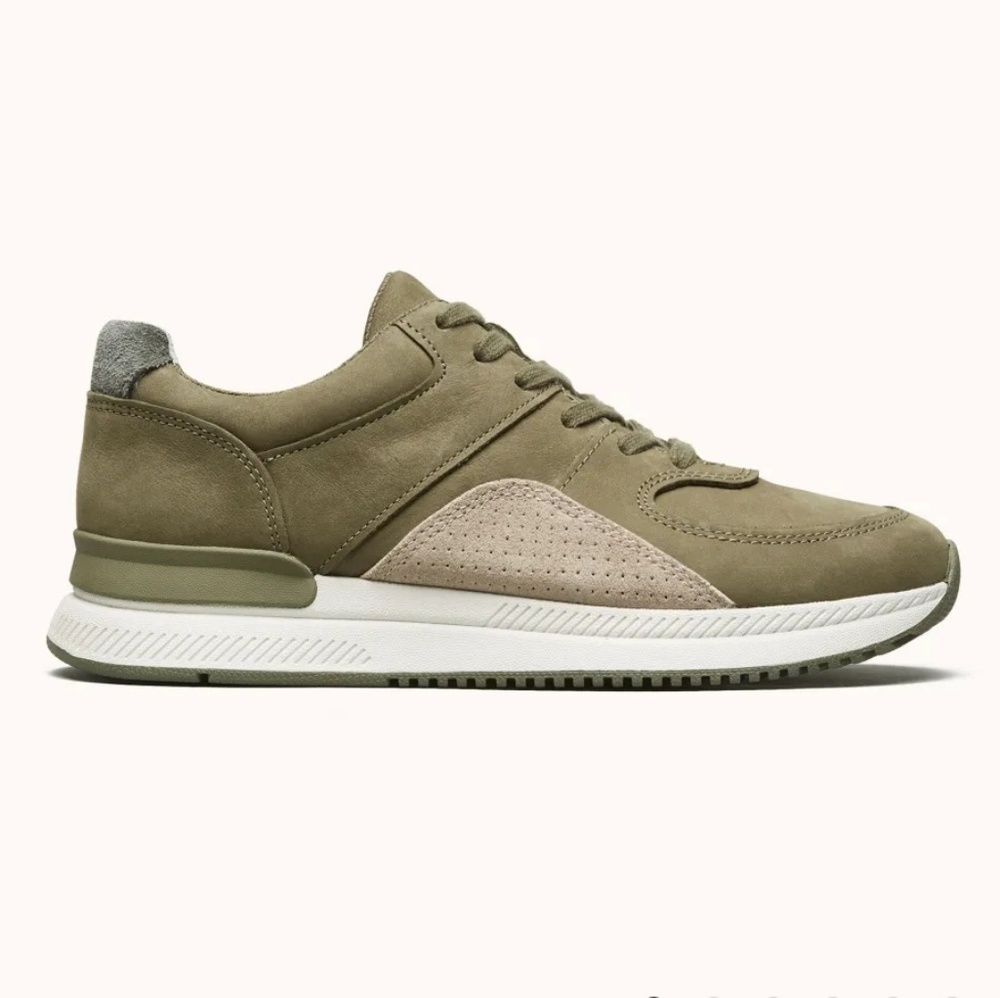 Everlane Tread Sneakers in Avenue